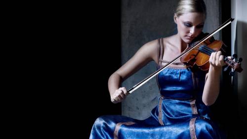 1920x1200 Blonde Playing The Violin