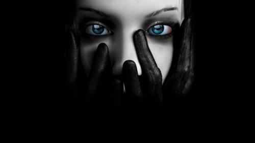 Black And White Girl Blue Eyes 2560x1600