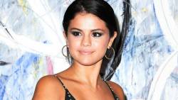 Selena Gomez Face